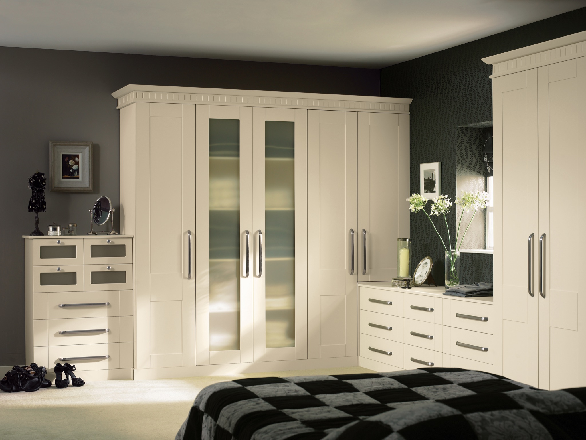 Fitted furniture in a completed bedroom project