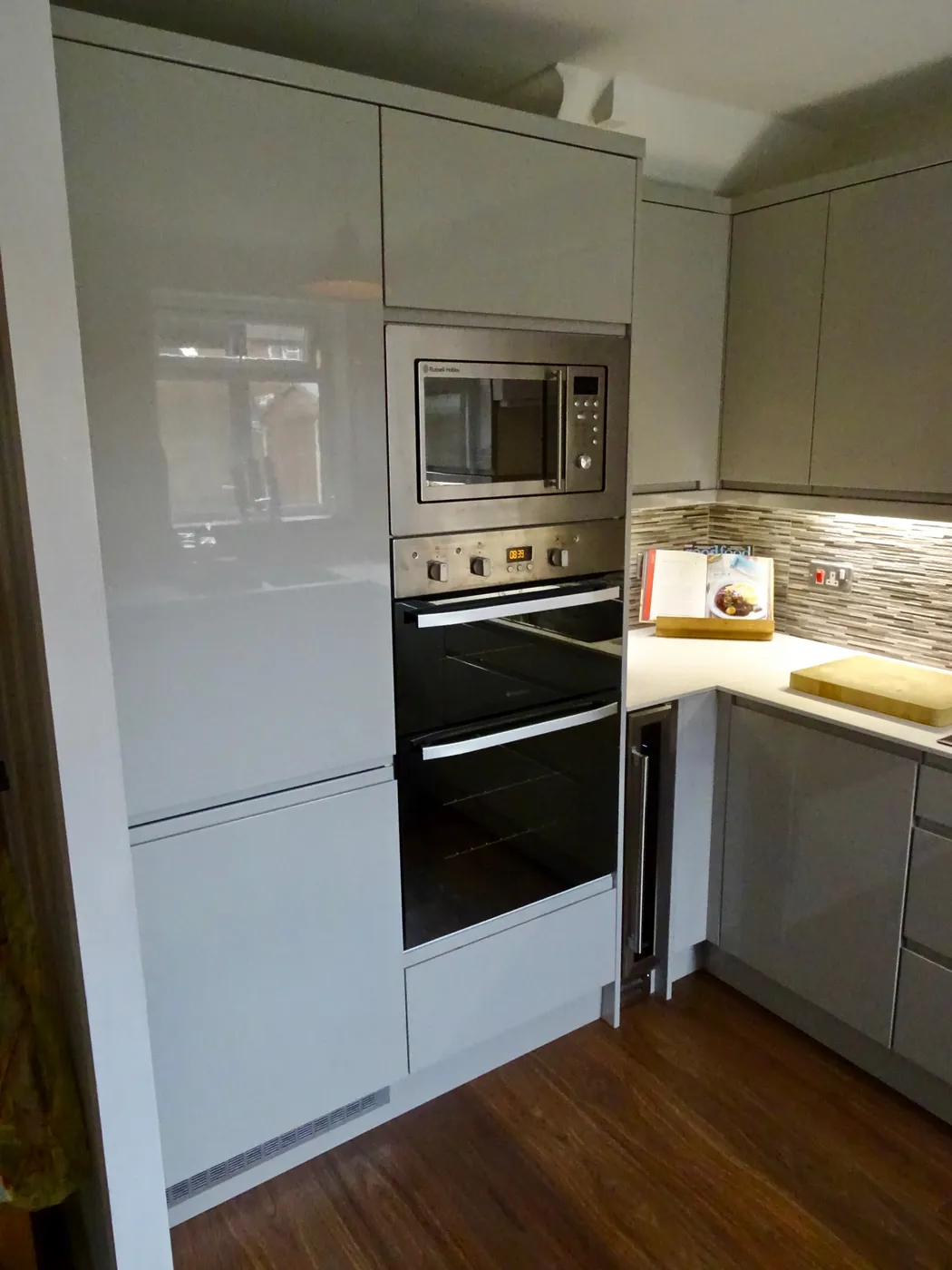 Gloss Grey Kitchen with Integrated Wine Cooler