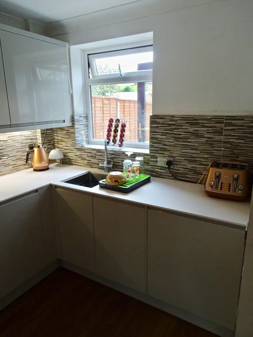Gloss Grey Kitchen with Integrated Wine Cooler — project photo