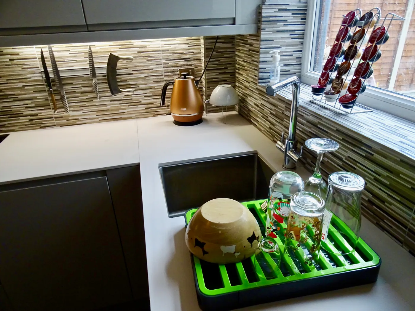 Gloss Grey Kitchen with Integrated Wine Cooler — project photo