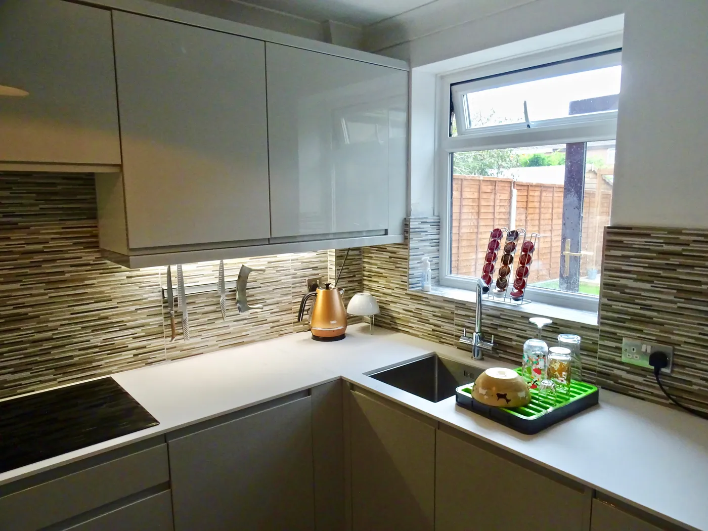 Gloss Grey Kitchen with Integrated Wine Cooler — project photo