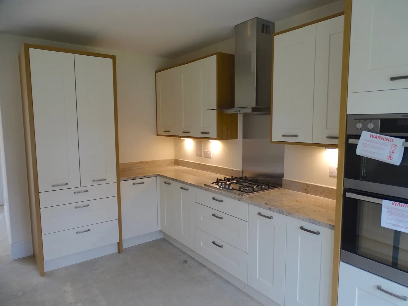 High-Gloss White Kitchen Installation — project photo