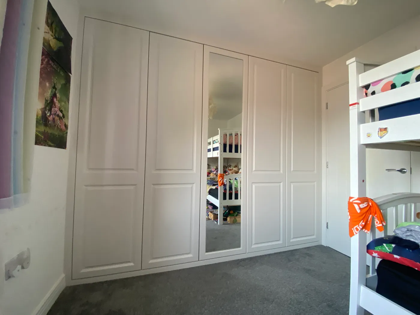 White Mirrored Shaker Fitted Wardrobe — project photo