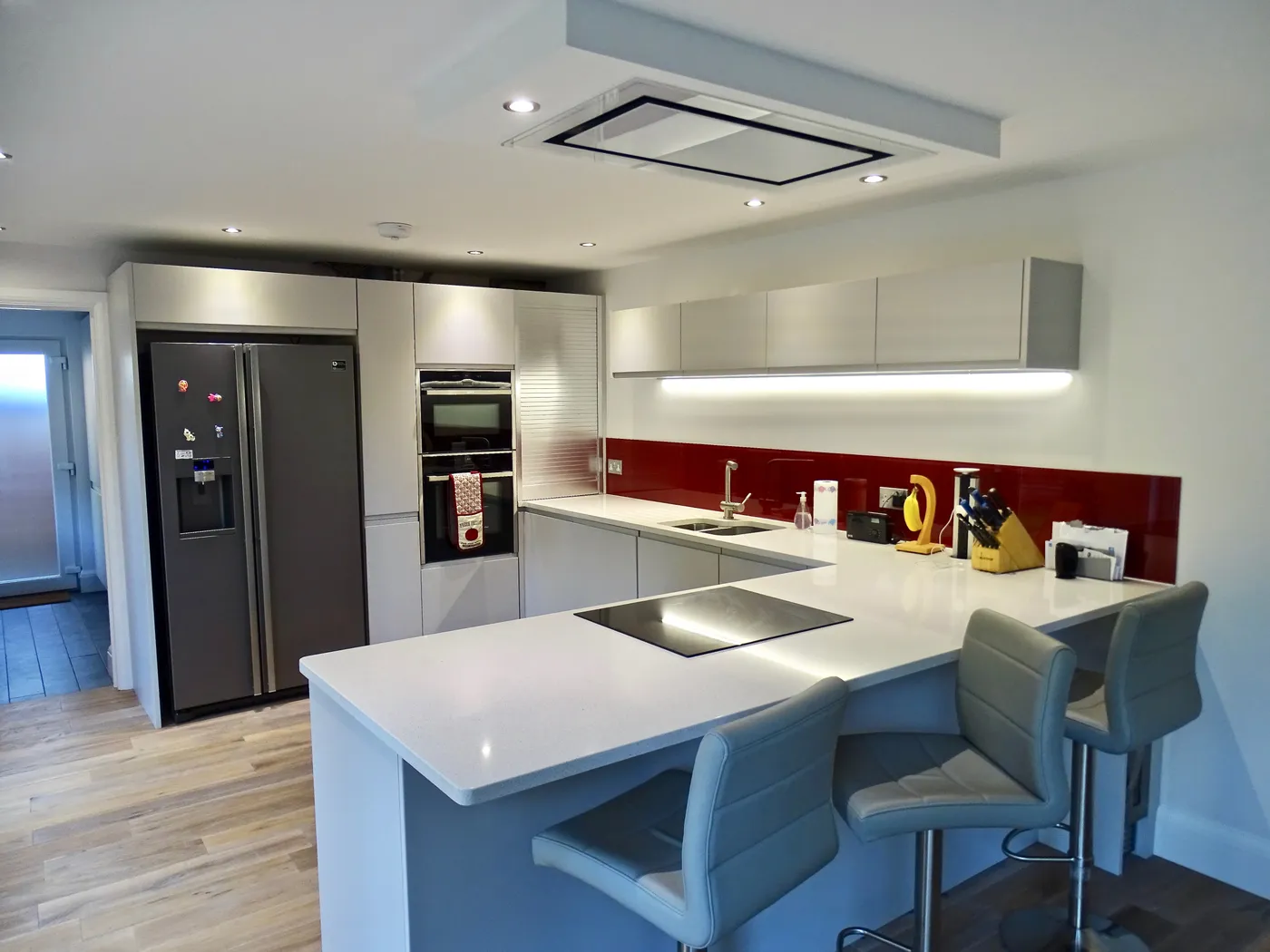 Contemporary Grey Kitchen with Breakfast Bar