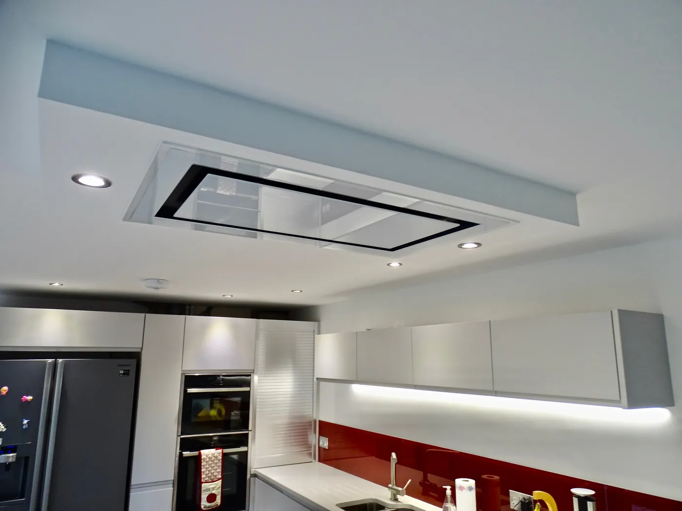 Contemporary Grey Kitchen with Breakfast Bar — project photo