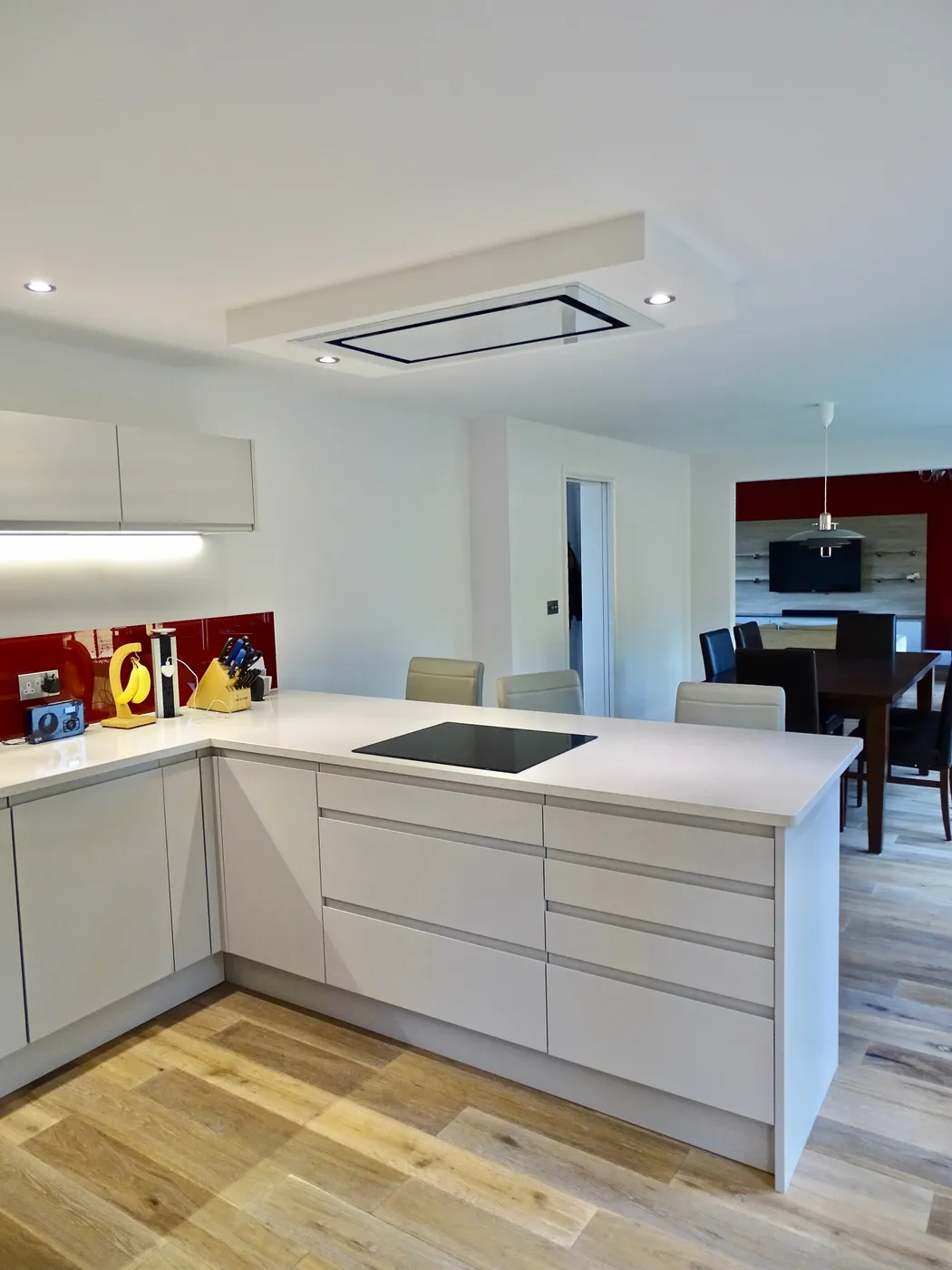 Contemporary Grey Kitchen with Breakfast Bar — project photo
