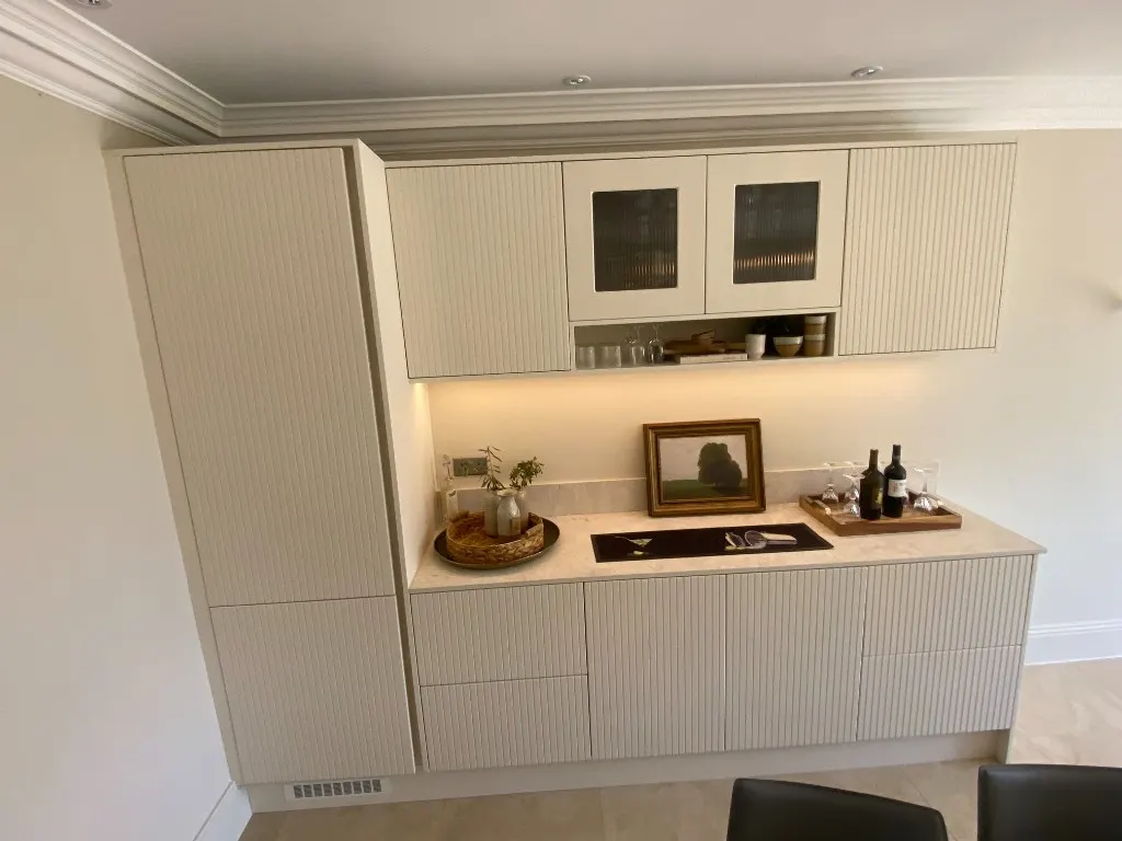 Cream Fluted Dining-Room Bar — tray